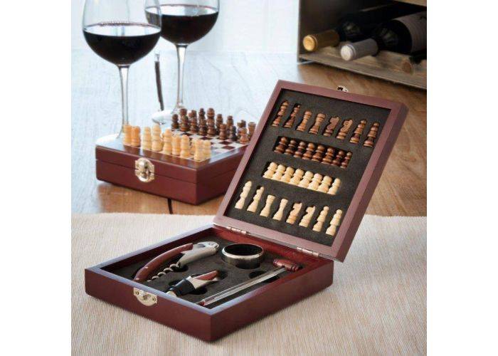 Vinset med inbyggt schackset (37 stycken)