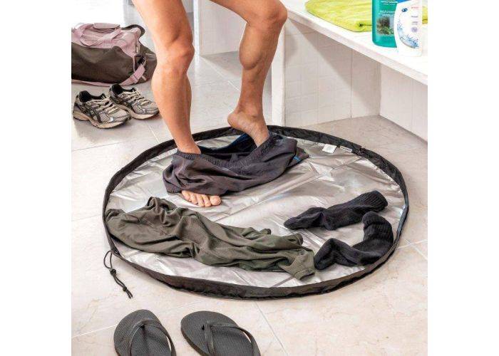 2-i-1 matta för omklädningsrum och vattentät väska för strand mm