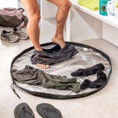 2-i-1 matta för omklädningsrum och vattentät väska för strand mm